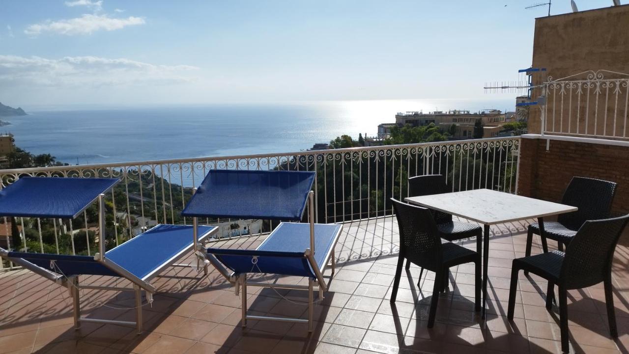 Casa Carmela Panoramic Center Apartment Taormina Exterior photo